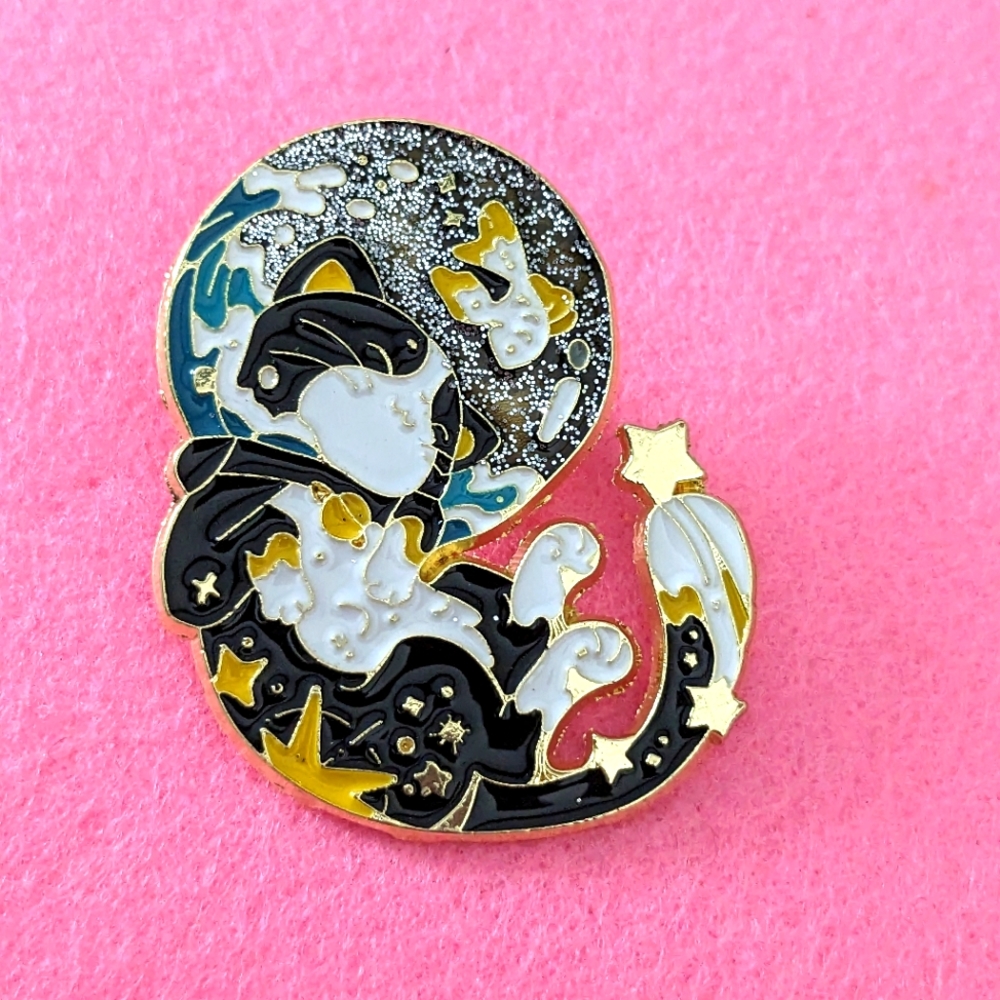 Space Cat Brooch - Fishbowl Astronaut